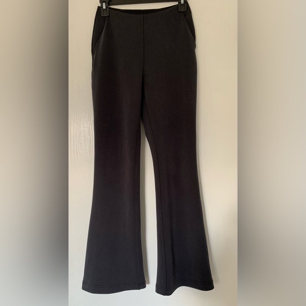 Lululemon Softstreme Ankle Flare Pants in Size XXS / 25 / 26